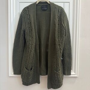 3/$10 🛒🛍️ Harlowe & Graham Olive Green Knit Cardigan Sweater - Size Small